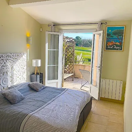 Maison Domaine Golf Country Club De St-tropez بيت للعطل *