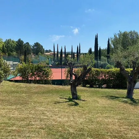 Maison Domaine Golf Country Club De St-tropez بيت للعطل سان تروبيه