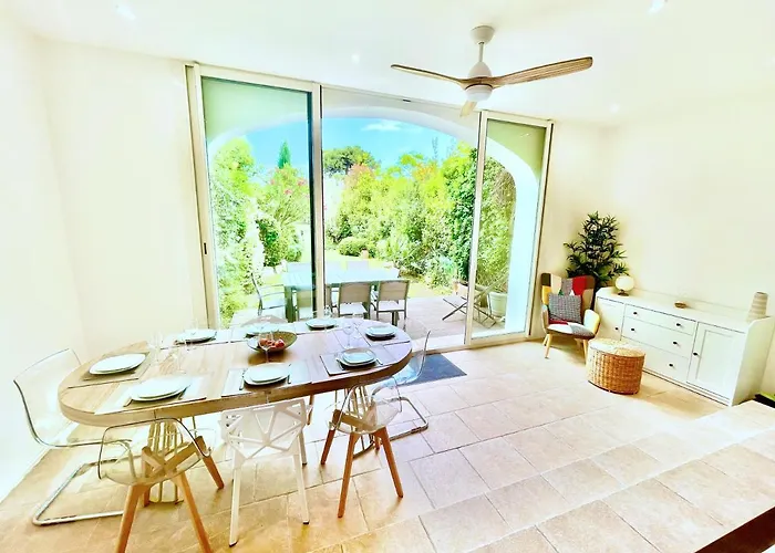 Maison Domaine Golf Country Club De St-tropez 쎙뜨호뻬